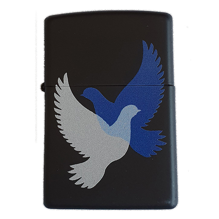 מצת  ZIPPO 218  שחור קלאסי מעוצב זוג יונים כחול לבן סמל השלום